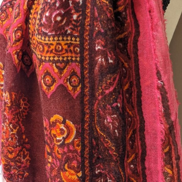 COLLECTION XIIX GEISHA RED PAISLEY WRAP SCARF - Picture 4 of 16